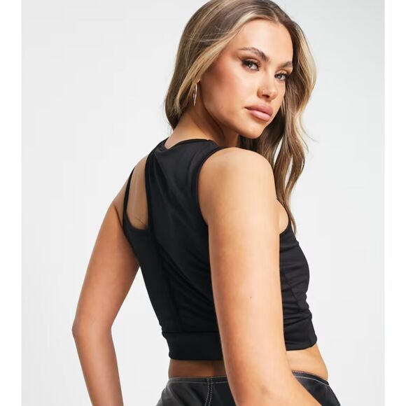 ASOS Trendyol strappy crop top in black - Picture 3 of 4